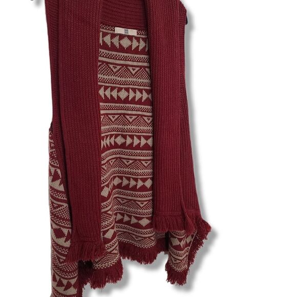 New Look Sweaters - Look Western Patterned Sleeveless Cardigan Sweater - Women | Color: Black | Size